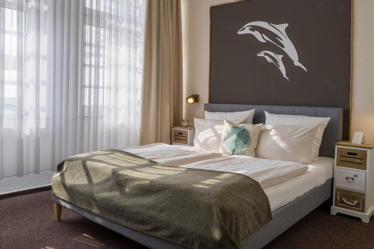 Akzent Strandhotels Seestern, Delphin & Lachs ヴィルヘルムスハーフェン エクステリア 写真