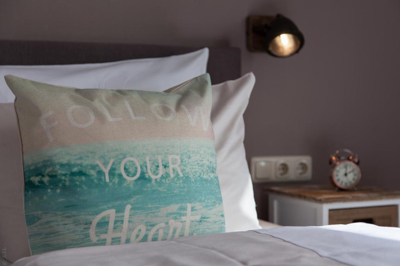 Akzent Strandhotels Seestern, Delphin & Lachs ヴィルヘルムスハーフェン エクステリア 写真