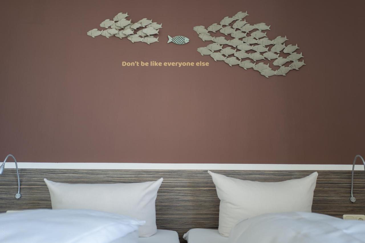 Akzent Strandhotels Seestern, Delphin & Lachs ヴィルヘルムスハーフェン エクステリア 写真