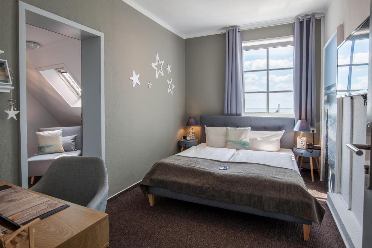 Akzent Strandhotels Seestern, Delphin & Lachs ヴィルヘルムスハーフェン エクステリア 写真