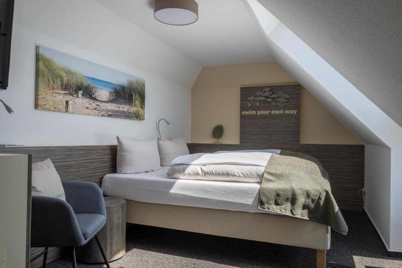 Akzent Strandhotels Seestern, Delphin & Lachs ヴィルヘルムスハーフェン エクステリア 写真