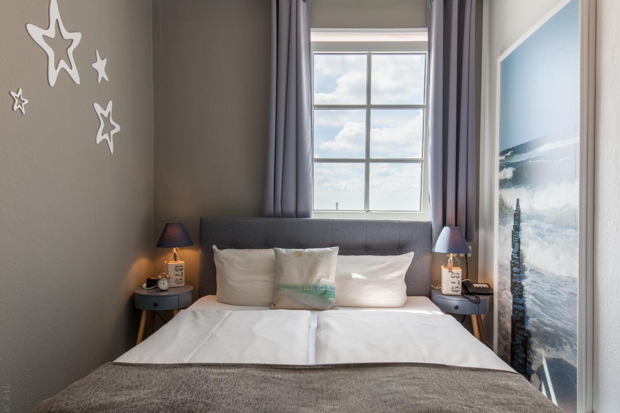 Akzent Strandhotels Seestern, Delphin & Lachs ヴィルヘルムスハーフェン エクステリア 写真