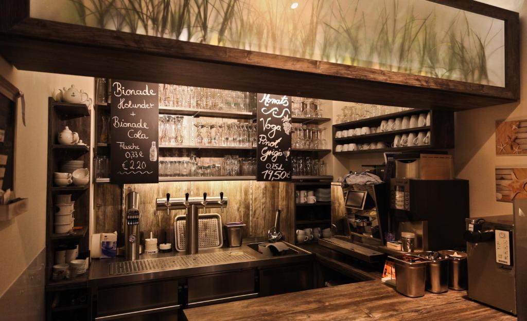 Akzent Strandhotels Seestern, Delphin & Lachs ヴィルヘルムスハーフェン エクステリア 写真
