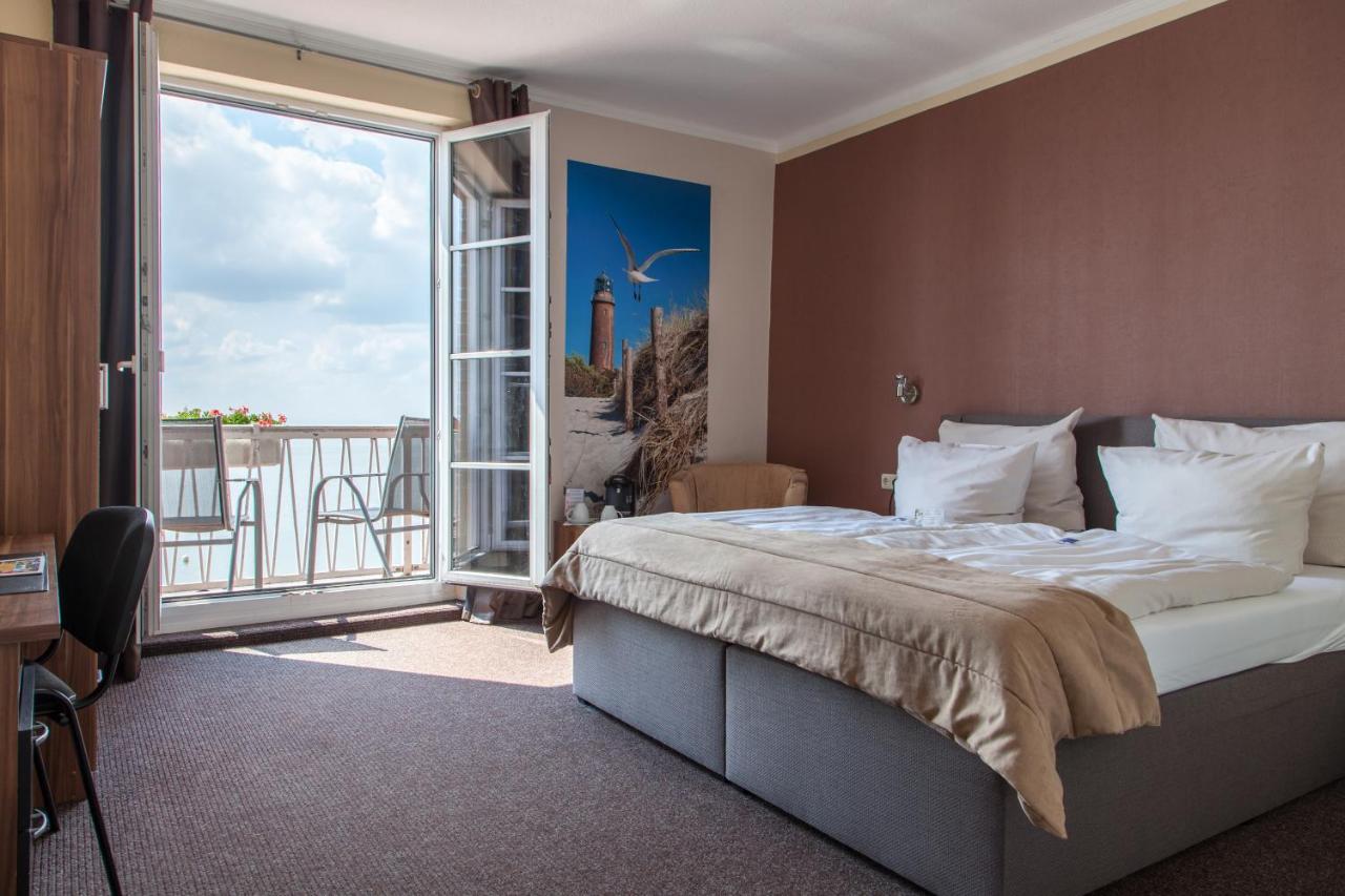 Akzent Strandhotels Seestern, Delphin & Lachs ヴィルヘルムスハーフェン エクステリア 写真